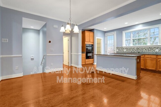 Building Photo - 2093 Laura Mews Pl