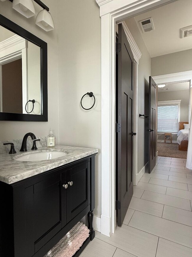 Building Photo - 760 Beachwood Ct