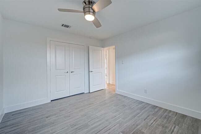 Building Photo - 5007 Cheena Dr