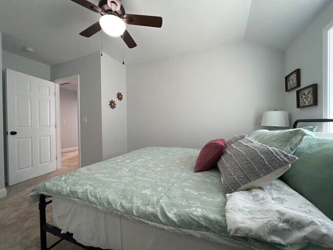 Building Photo - 24 Seth St