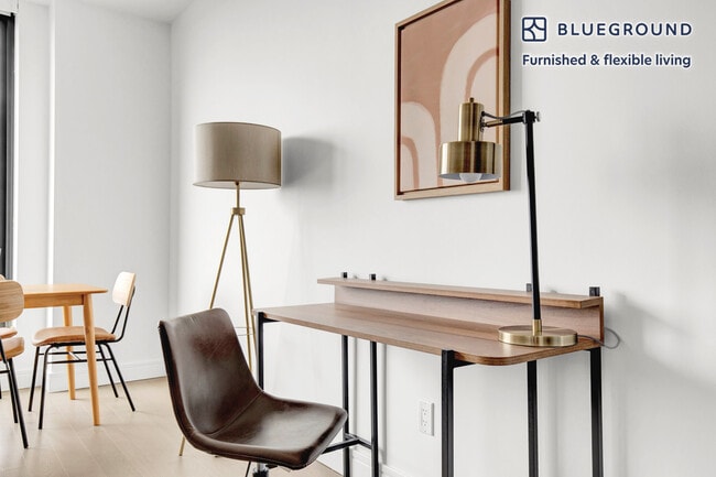 Building Photo - 27-19 44th Dr