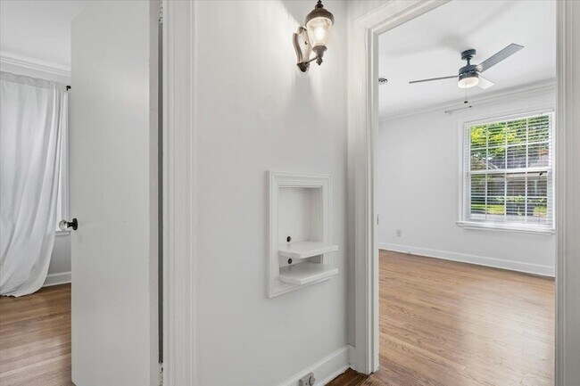 Building Photo - 3784 Philwood Ave