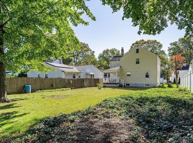 Building Photo - 239 E 4th Ave