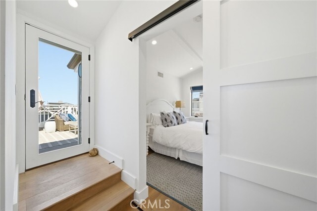 Building Photo - 305 Montero Ave