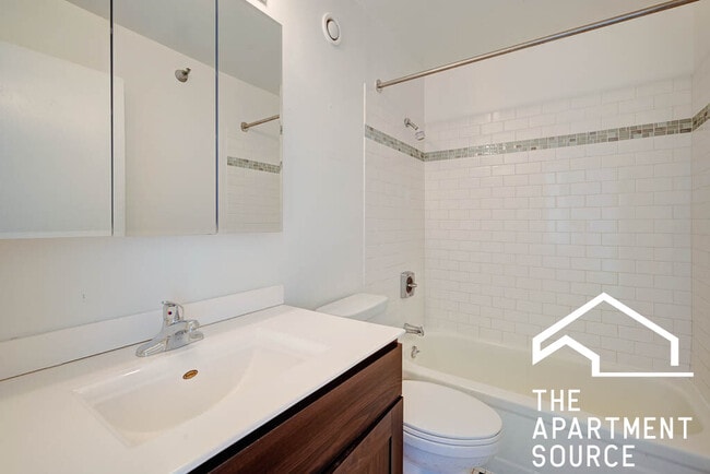 Building Photo - 1111 N Dearborn St