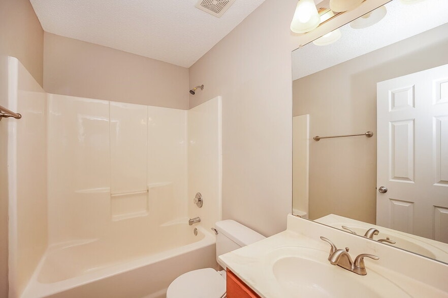 Building Photo - 1912 Waters Trail Dr