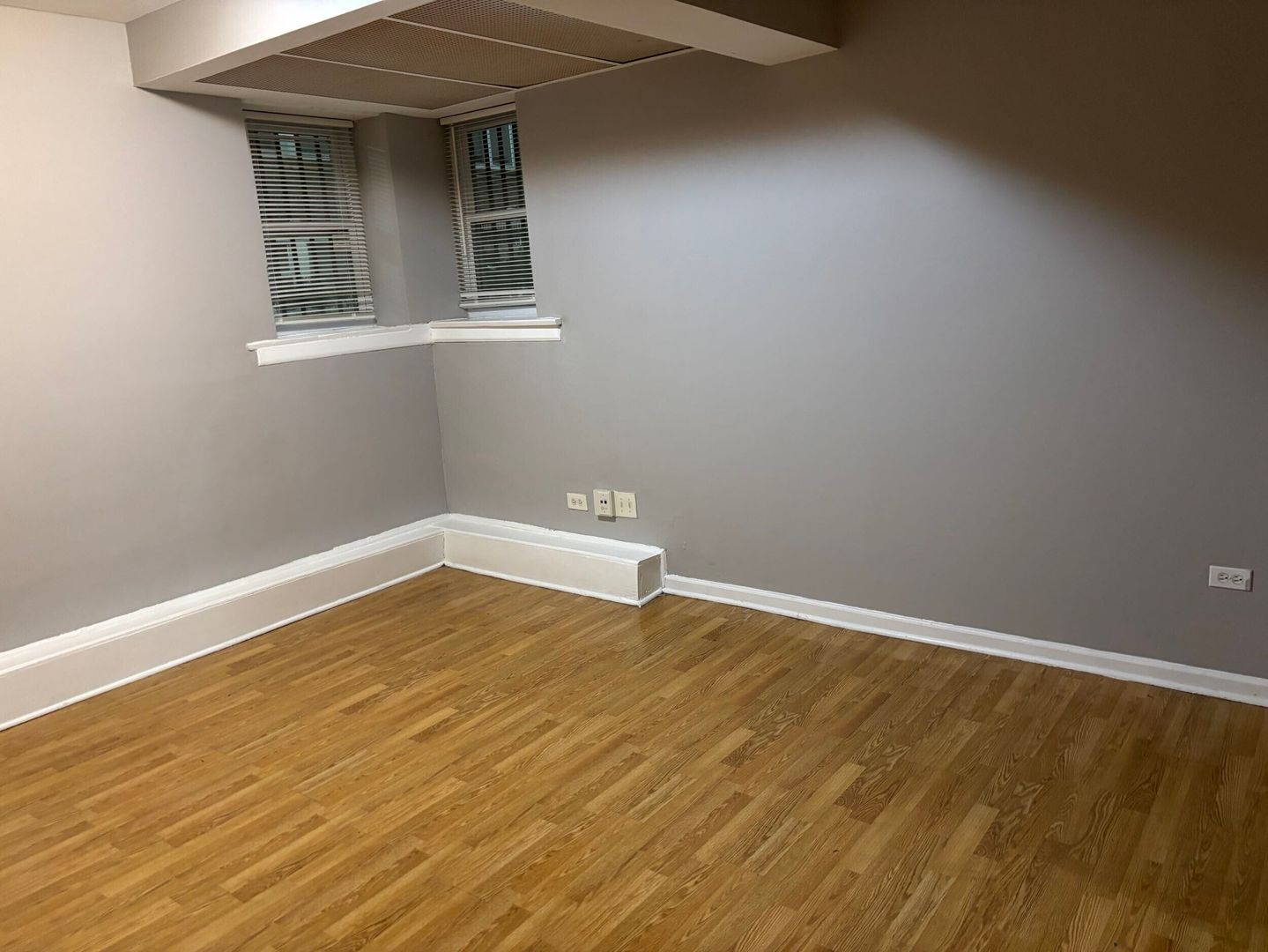 Building Photo - 6220 S Eberhart Ave