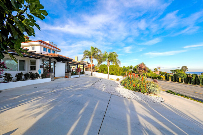 Building Photo - 30717 Palos Verdes Dr E