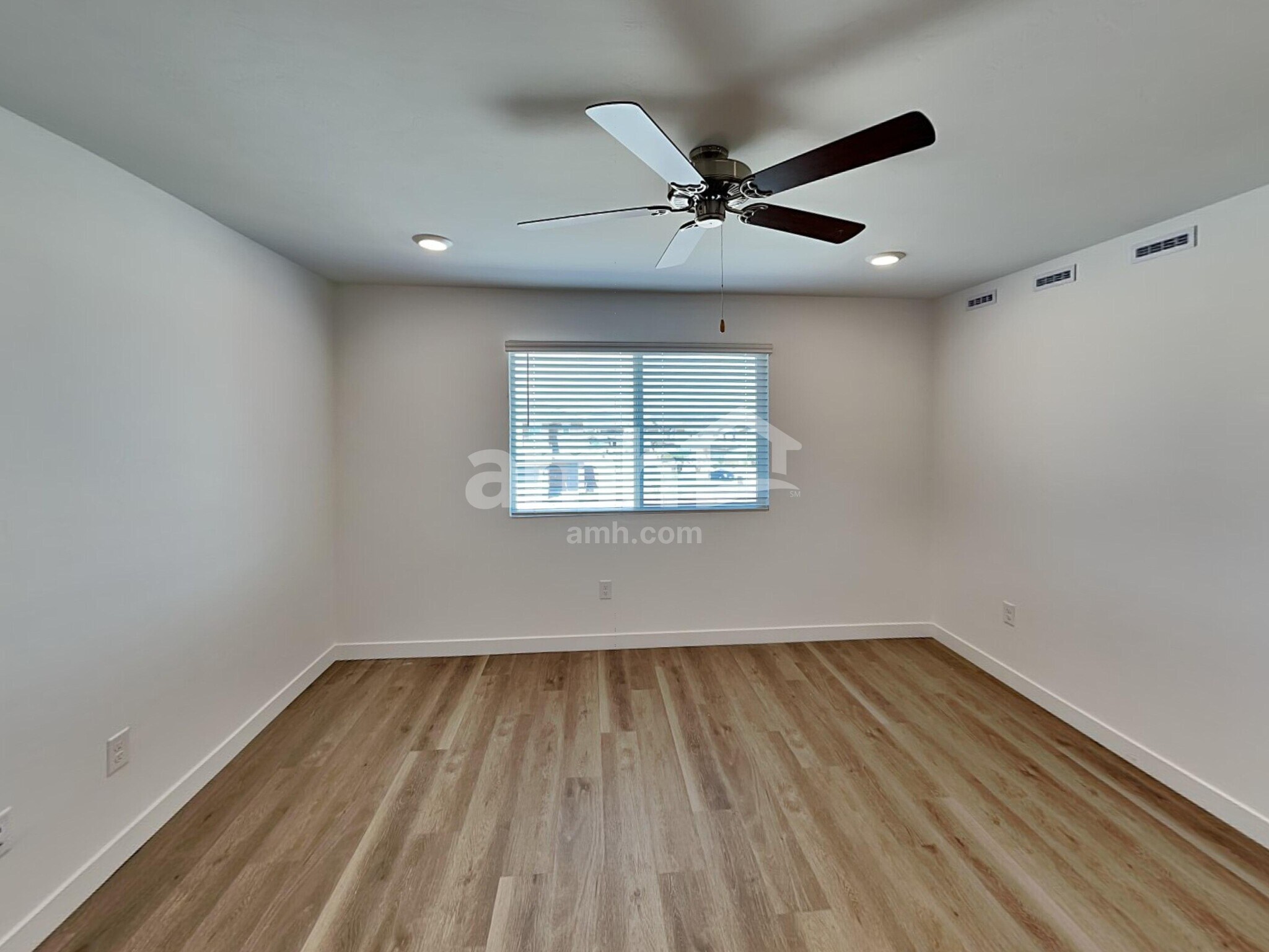 Building Photo - 9714 N Rancho Lozano