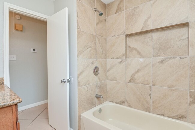 Building Photo - 10019 Overview Dr