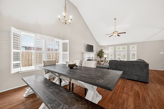 Building Photo - 5814 N Magazine Cir