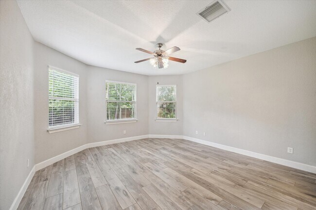 Building Photo - 166 W Heritage Mill Cir