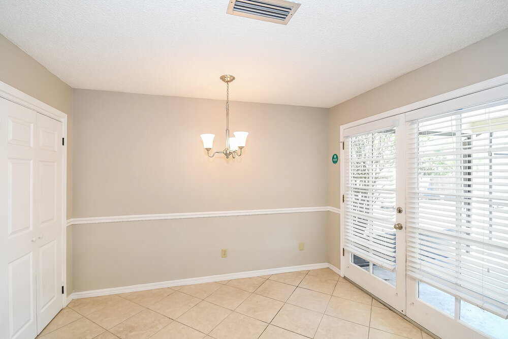 Building Photo - 970 Sandstone Dr