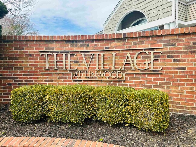 Building Photo - 550 Central Ave