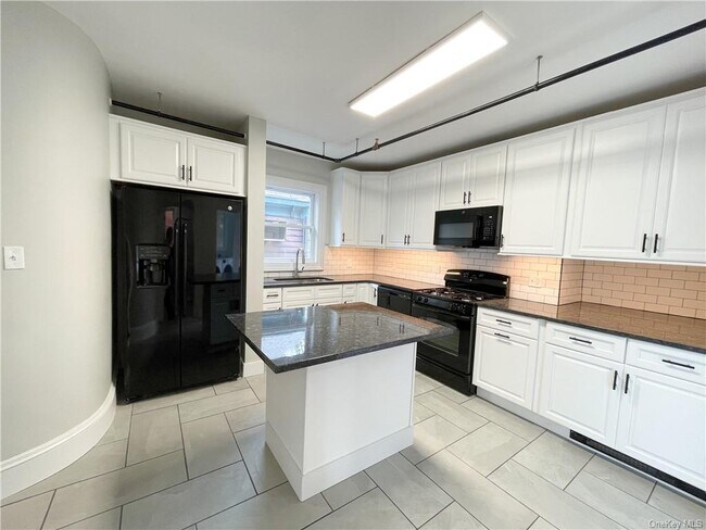 Building Photo - 53 S Clover St