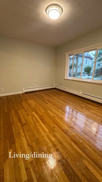 Living - 101 Reservoir Ave