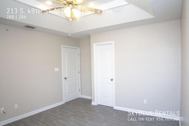 Building Photo - 213 S 49th St