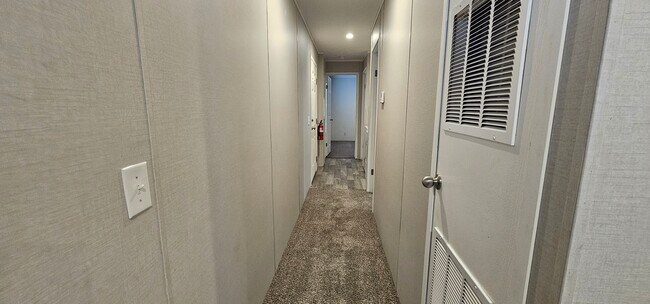 Building Photo - 154 Birch Ct