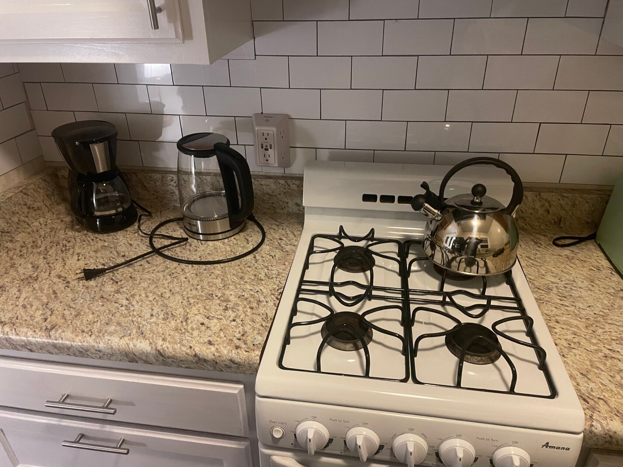 Building Photo - 1109 E 1st St