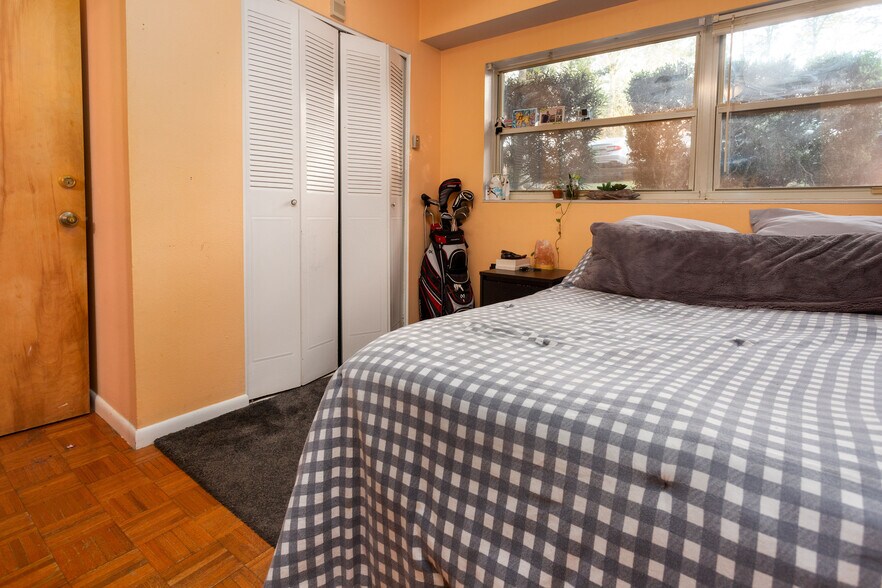 Building Photo - 1804 Westridge Dr