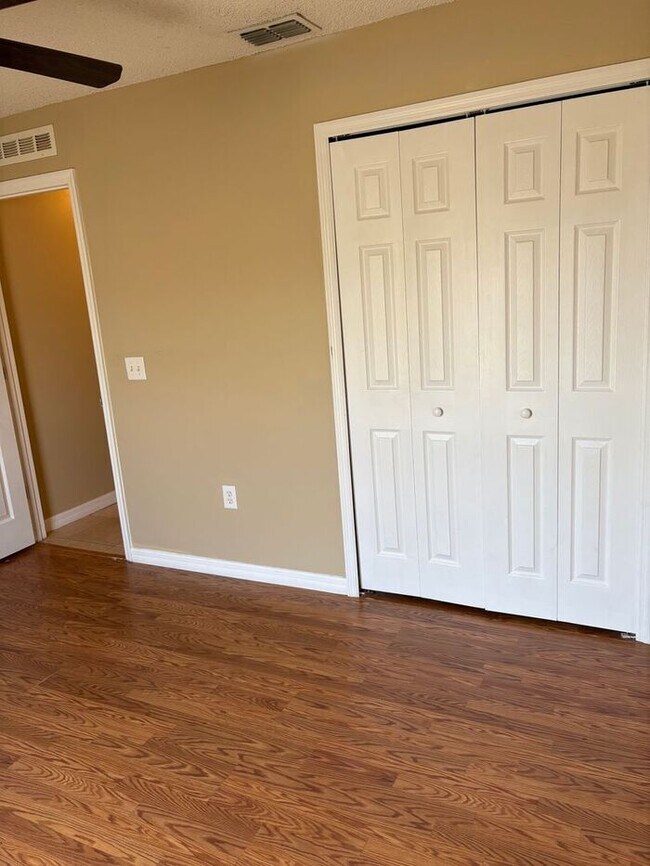 Building Photo - Single Family Home in Poinciana