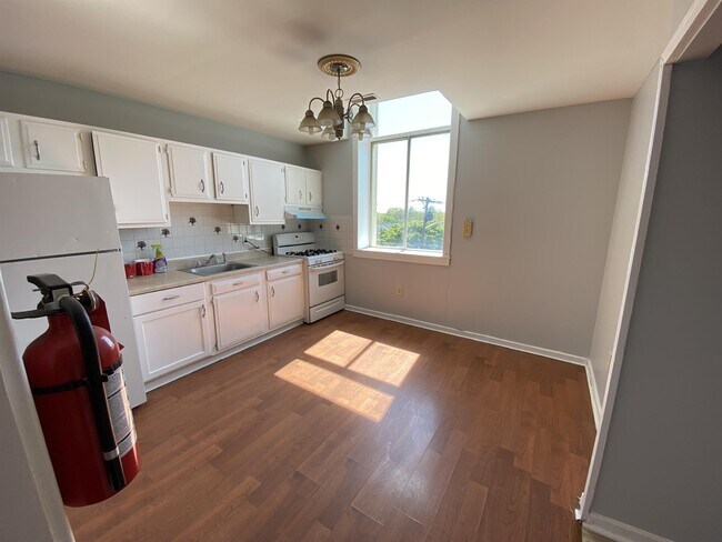 Building Photo - 4406 Camden Ave