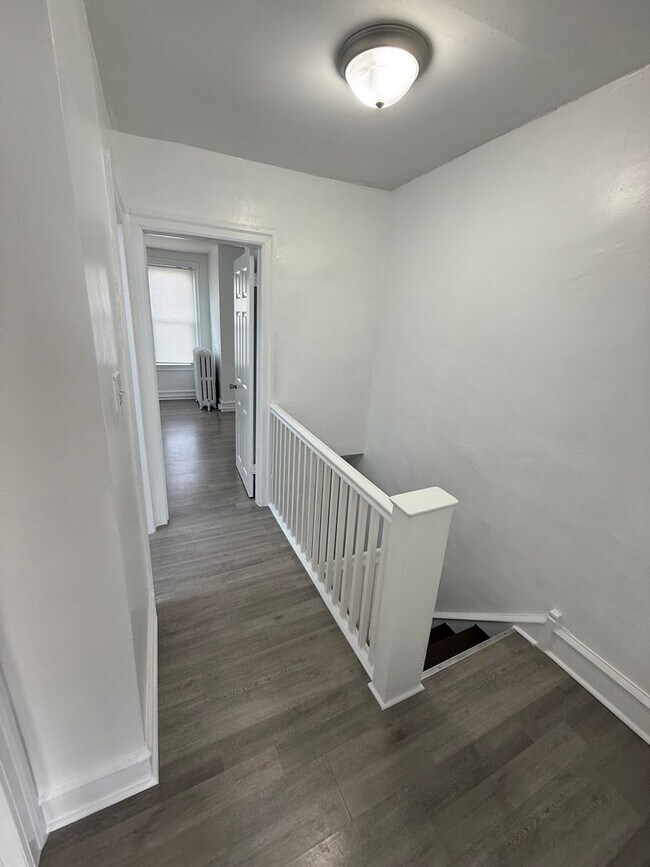 Building Photo - 6754 Linmore Ave