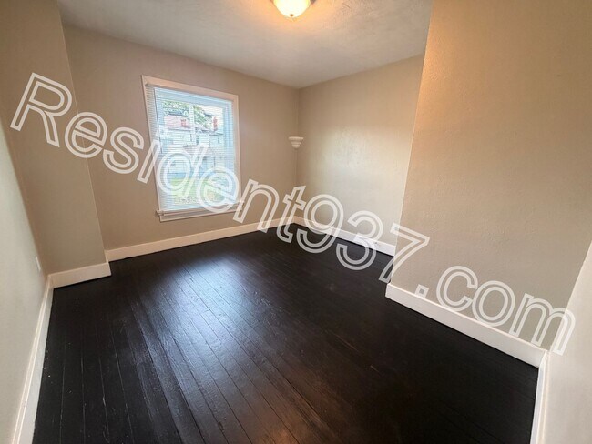 Building Photo - 422 Santa Cruz Ave