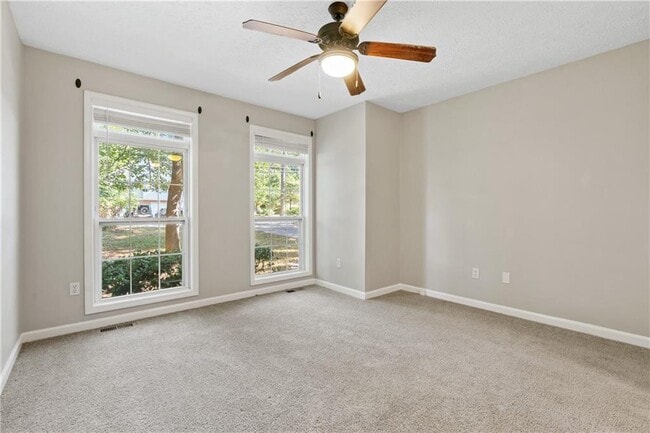 Building Photo - 1333 Laura Ln