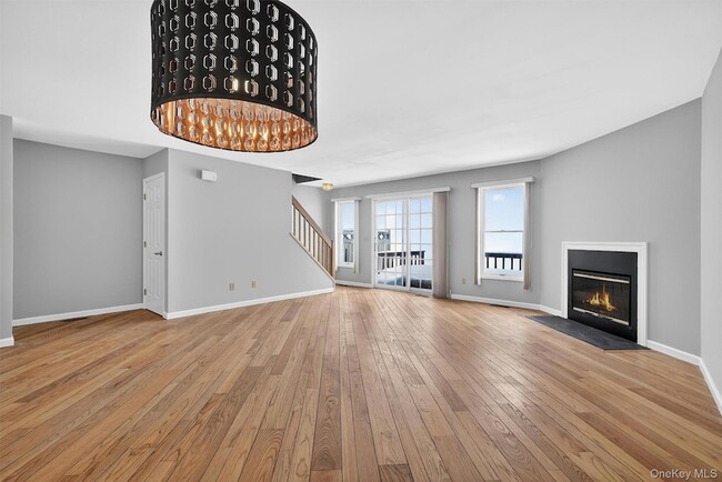 Building Photo - 2003 Regent Dr