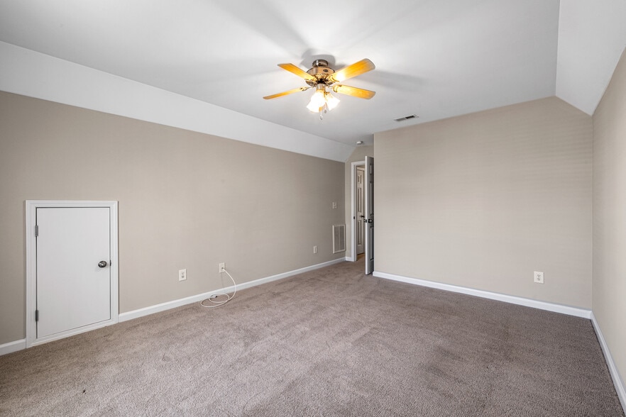 Building Photo - 7954 Willowglen Dr