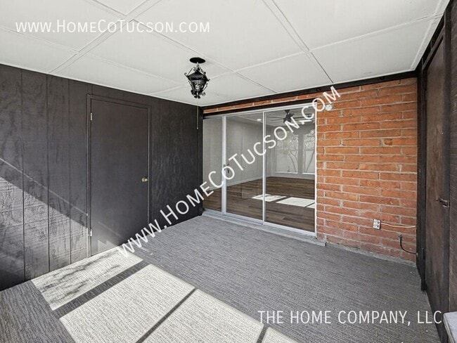 Building Photo - 413 W Pso Solana