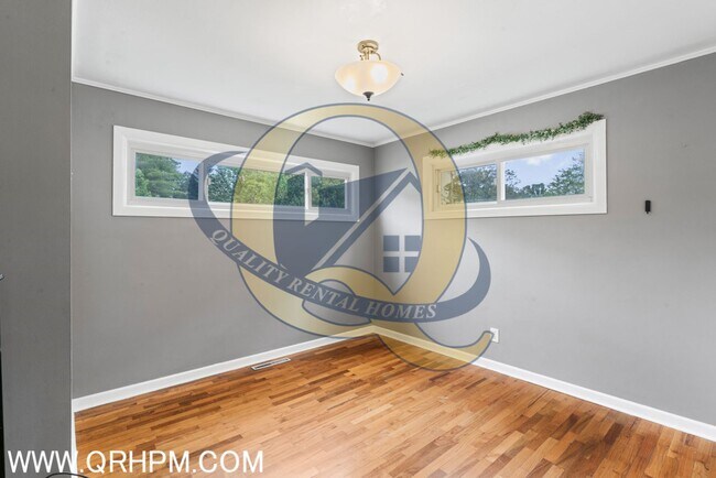 Building Photo - Available Now in Fenton!!!