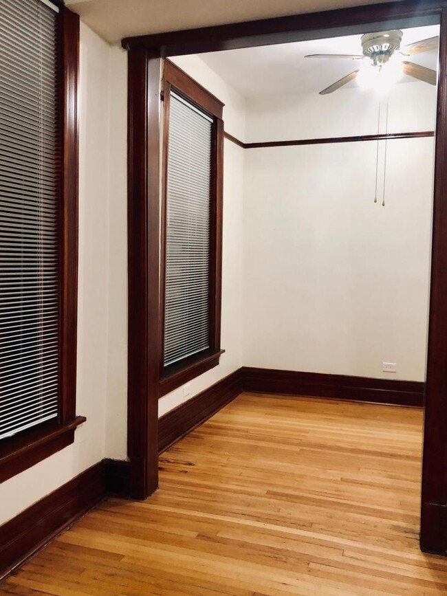 Building Photo - 3 bedroom in Chicago IL 60647