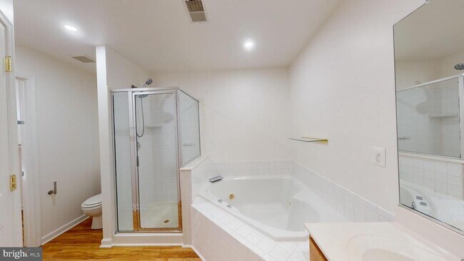 Building Photo - 527 Sparkleberry Terrace NE