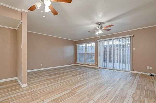 Building Photo - 2118 Straight Creek Dr