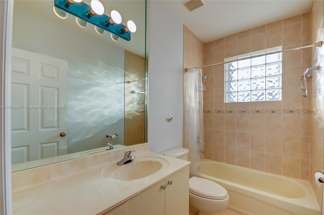 Building Photo - 11331 NW 44th Terrace