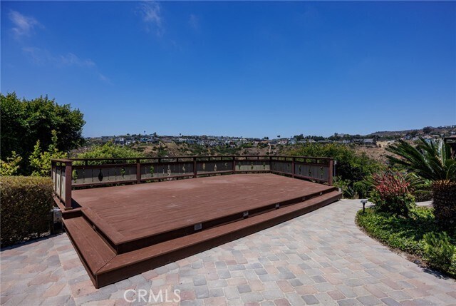 Building Photo - 1840 Temple Hills Dr