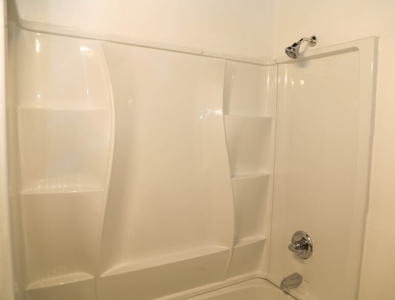 Building Photo - 1831 Bennett St