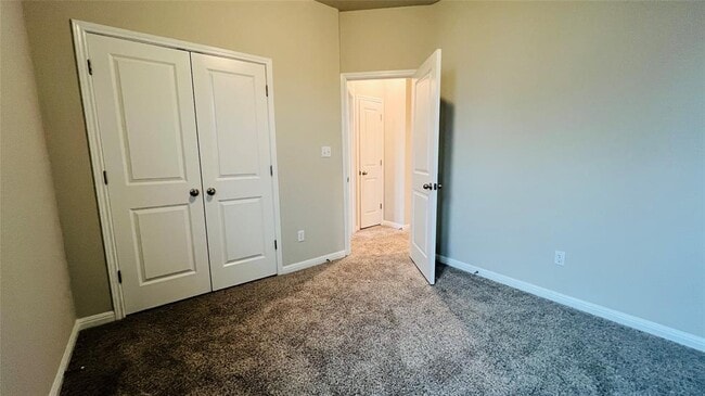 Building Photo - 310 Dipprey Ln