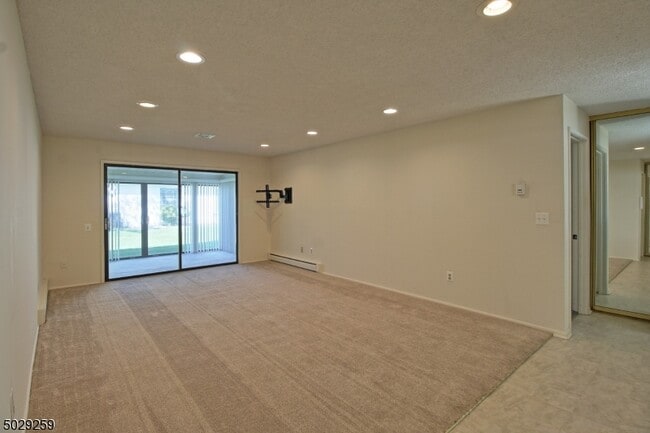Building Photo - 137 Cistus Plaza