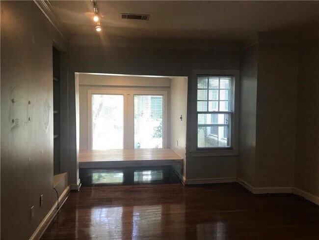 Building Photo - 864 Charles Allen Dr NE