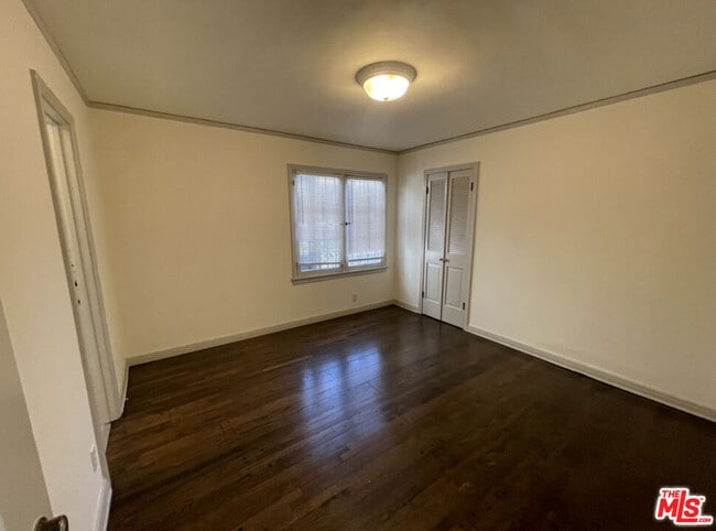 Building Photo - 147 S Poinsettia Pl