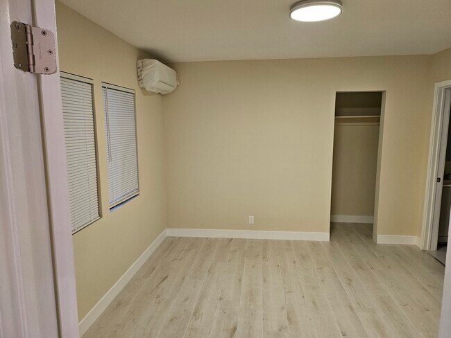 Building Photo - 2017 W Victory Blvd