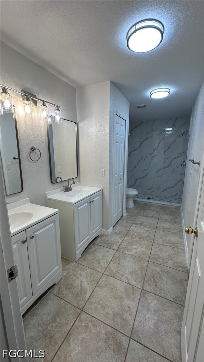 Building Photo - 213 SE 24th Ave