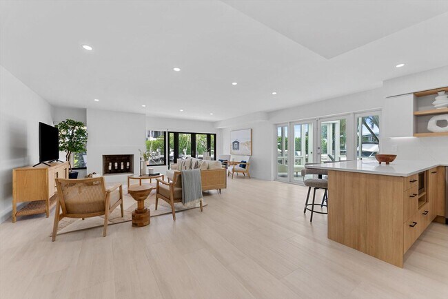 Building Photo - 1013 Bel Air Dr