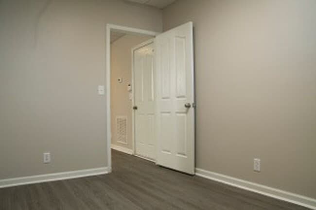 Building Photo - 514 Winding Bluff Way