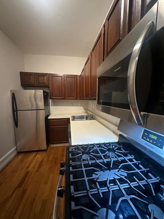 Building Photo - 308 2nd St