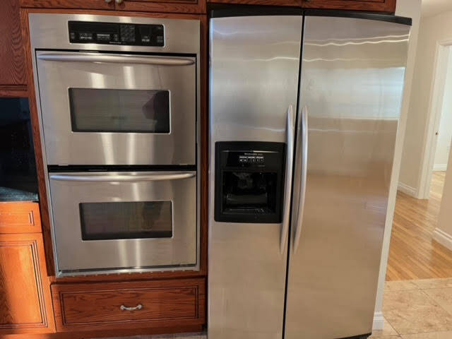 Building Photo - 3530 S Bentley Ave