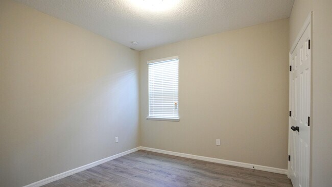Building Photo - 12663 Salomon Cove Dr